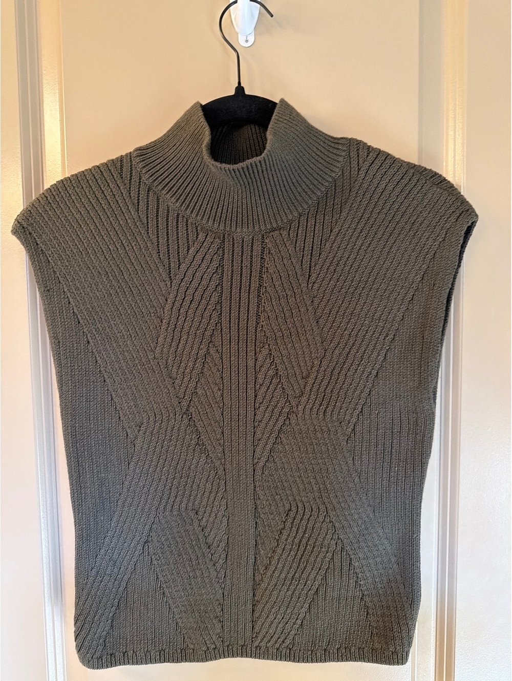 Express Women's Olive Green Knit Sleeveless Turtleneck Sweater Vest